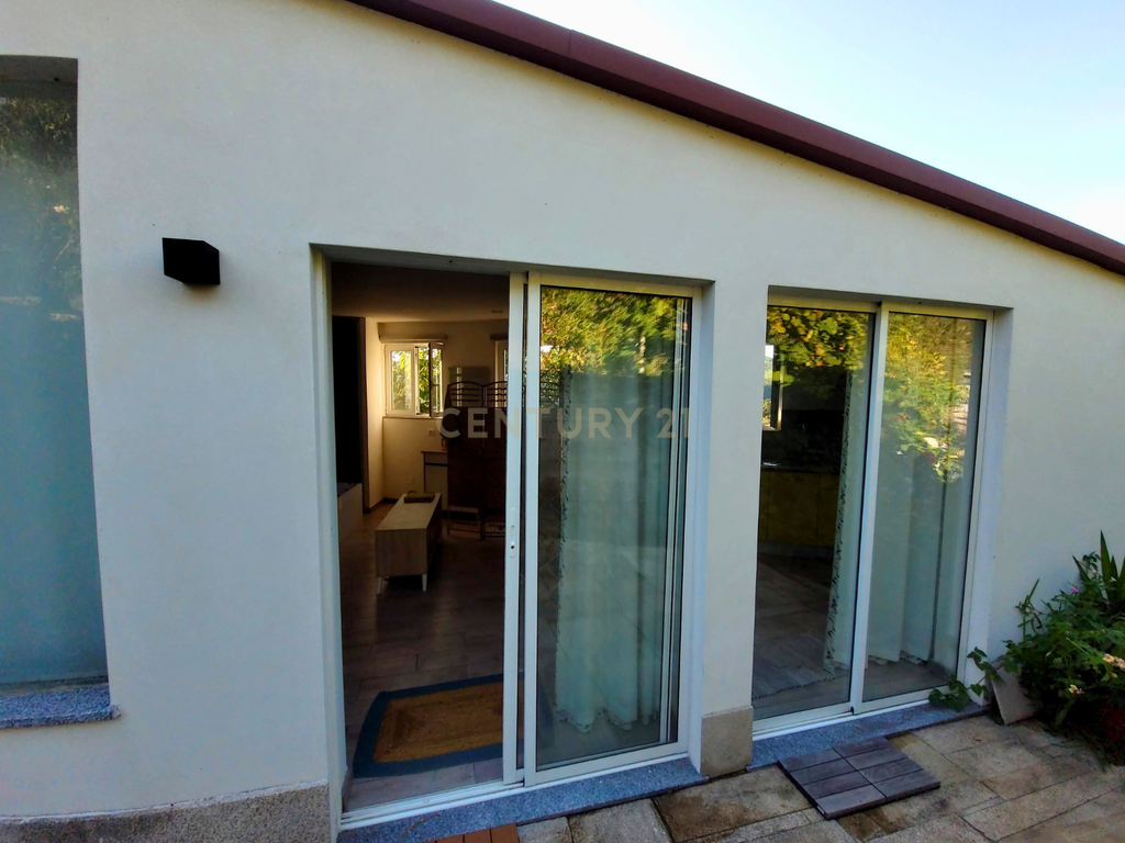 Propriedade com moradia T3 e piscina, Macieira de Cambra - Image 27
