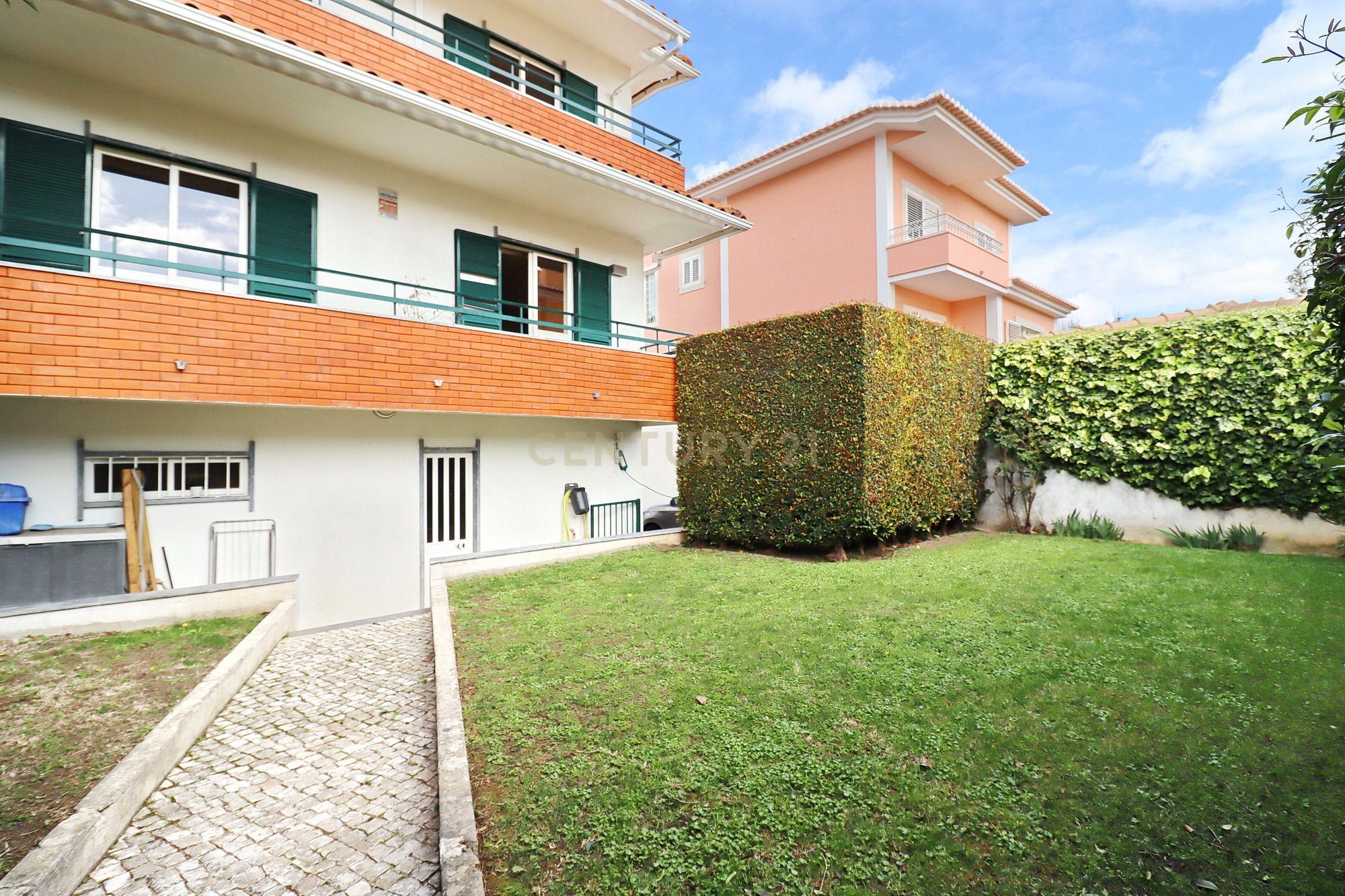 Moradia de Charme em zona residencial Prime, em Santo Amaro de Oeiras - Image 33