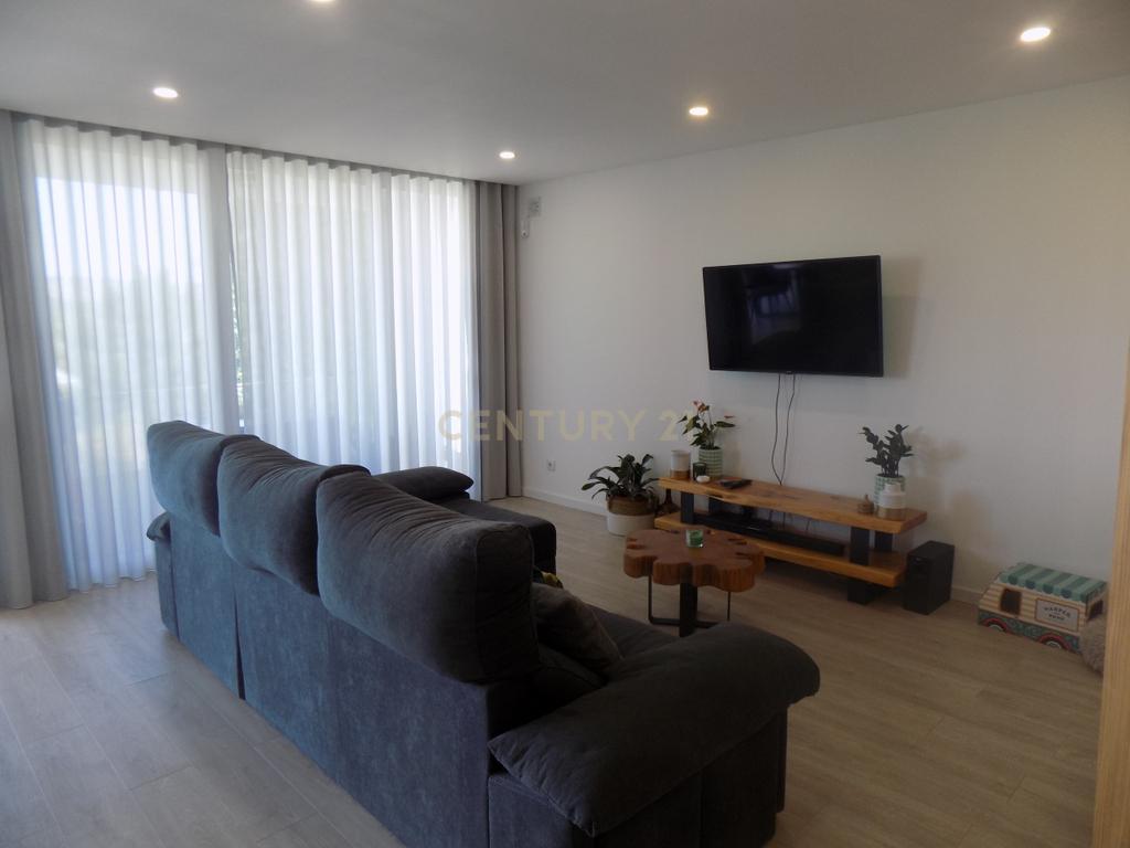 Fantástica  Moradia T3 em Torres Vedras com Jardim e Terraço - Image 7