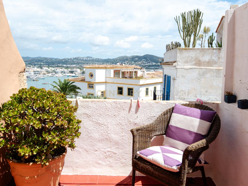 À venda: Casa histórica com grande potencial em Dalt Vila – Ibiza - Image 29