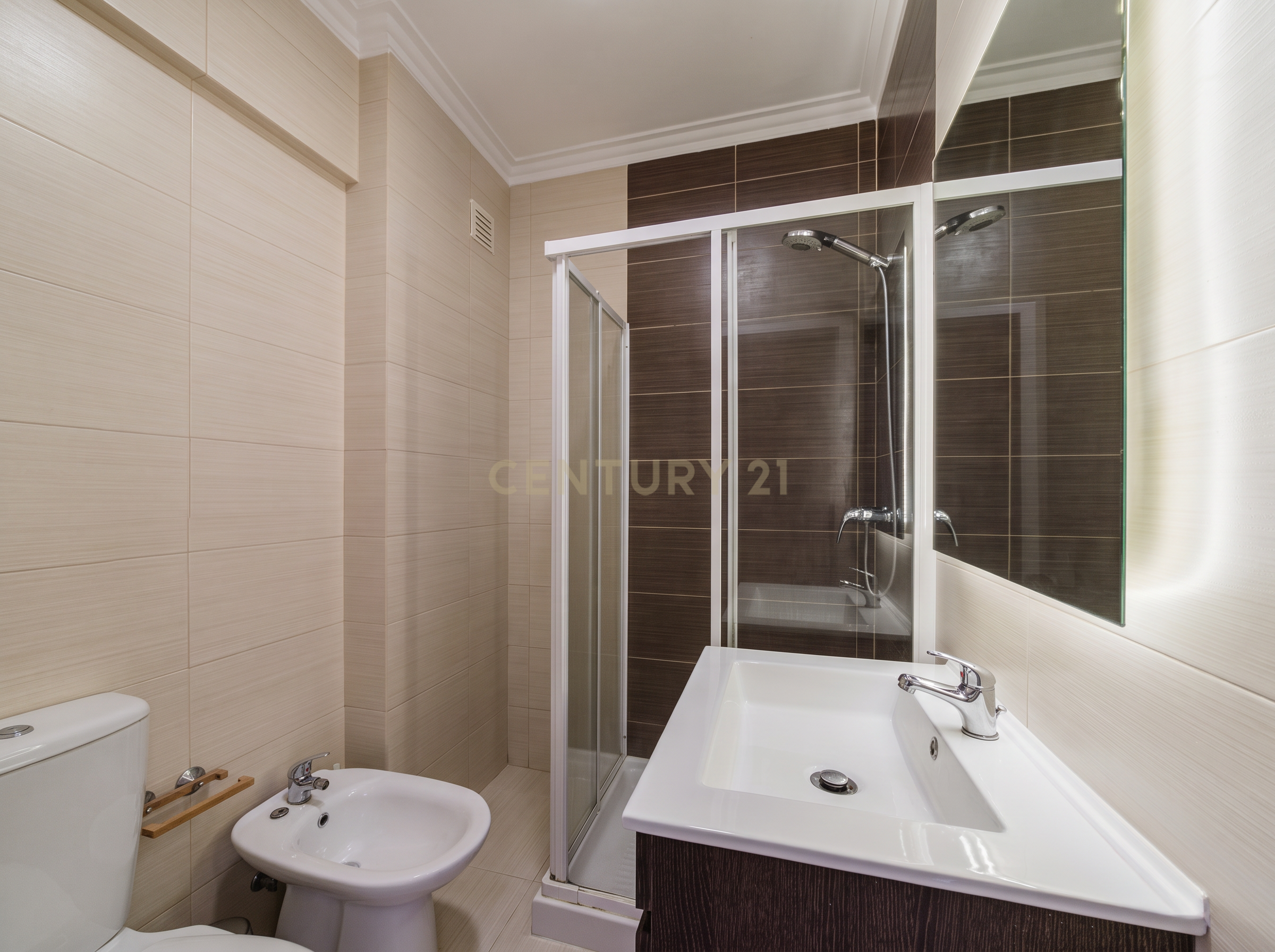 Apartamento T2 à venda em Mina de Água, Amadora — foto 17
