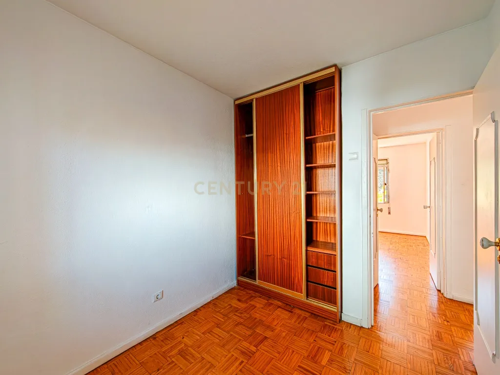 Excelente Oportunidade em Marvila: T3 Funcional com Elevador - Image 12