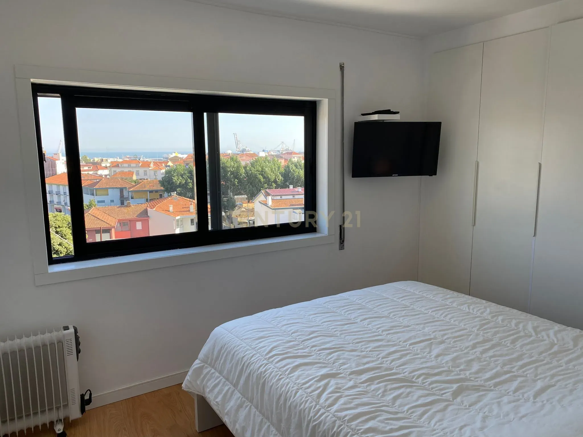 Apartamento mobilado com dois quartos e vista para o mar e para o Porto de Leixões em Leça da Palmeira, Matosinhos - Image 17