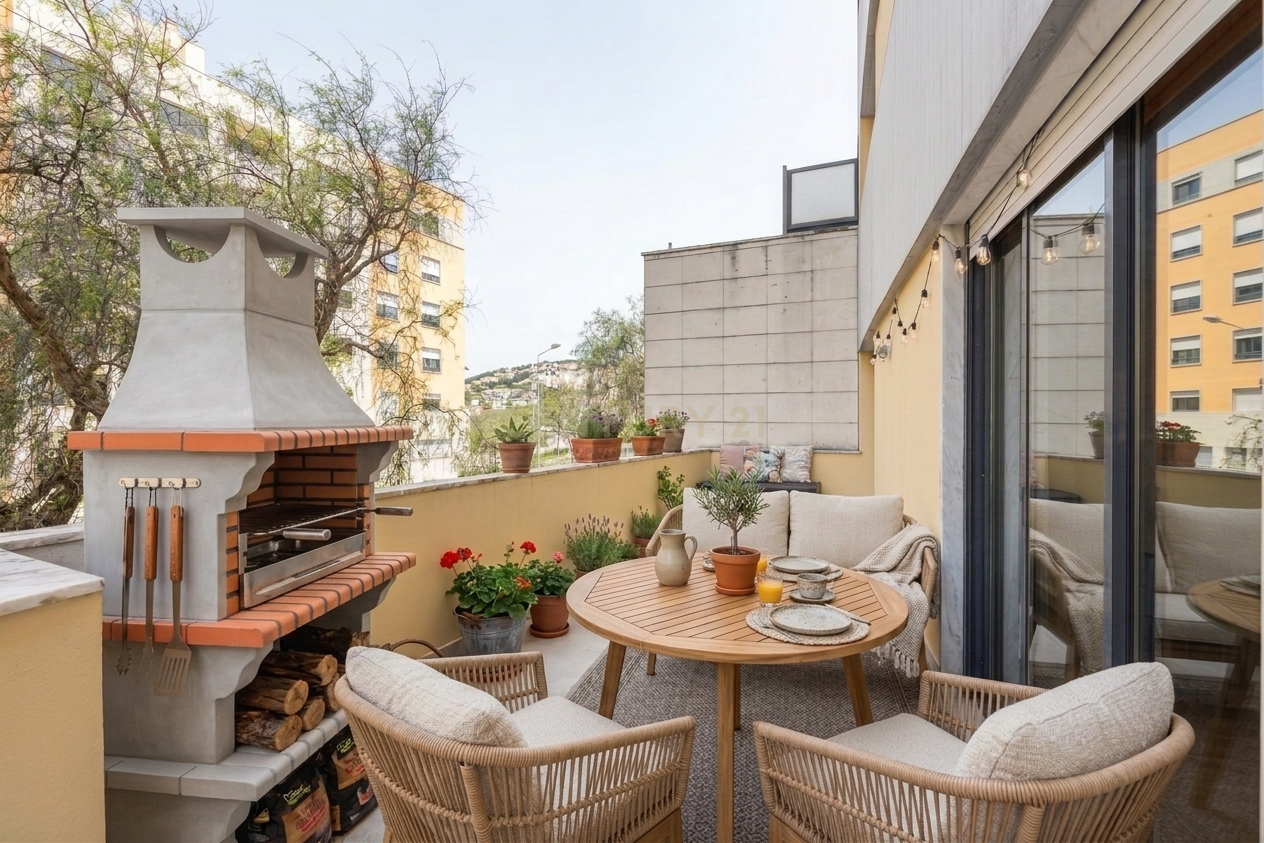 Fotografia 4 de Apartamento T3 | Terraço, Box e Arrecadação | Urbanização da Ribeirada, Odivelas