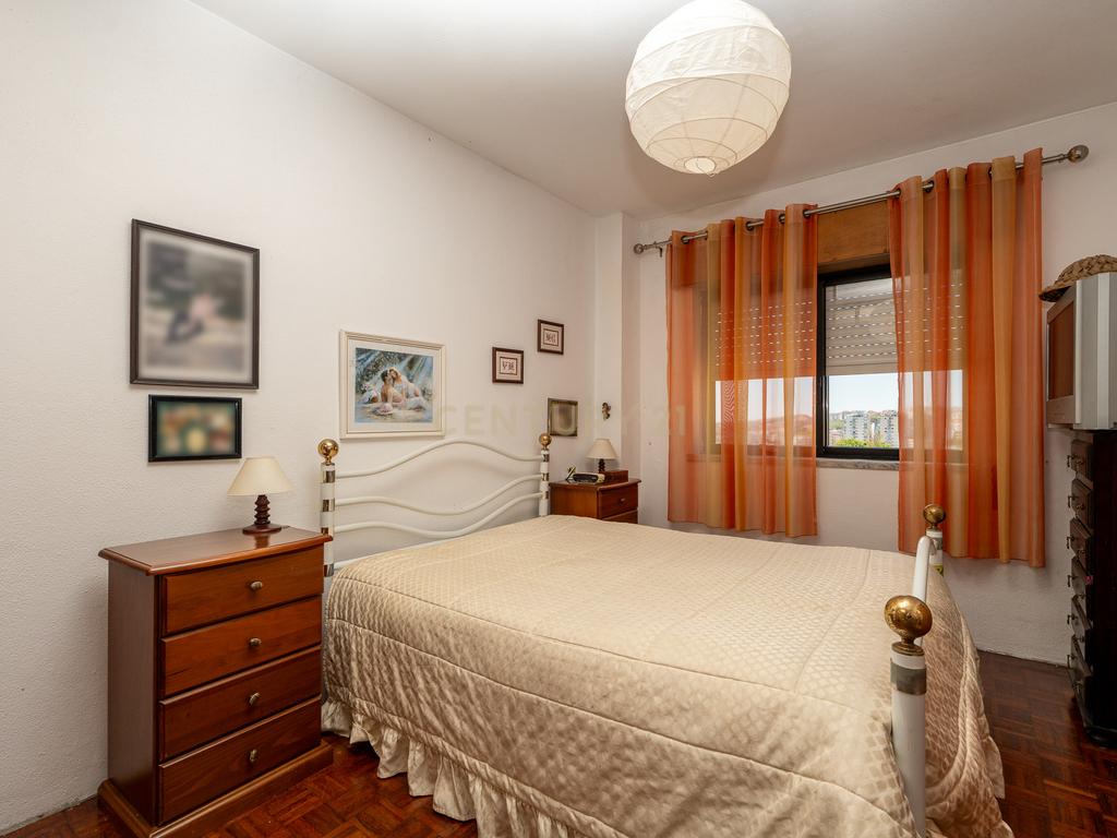 **Fantástico apartamento T4 com arrecadação*** - Image 13