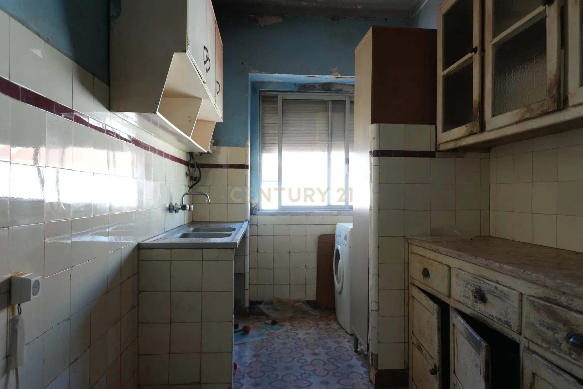 Fotografia 11 de Apartamento T2 para Recuperação em Almada, Cova da Piedade