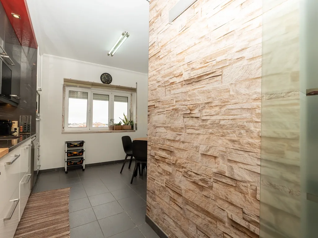 * ESPECTACULAR APARTAMENTO NO CENTRO DE MAFRA, COM VARANDA E PARQUEAMENTO * - Image 23