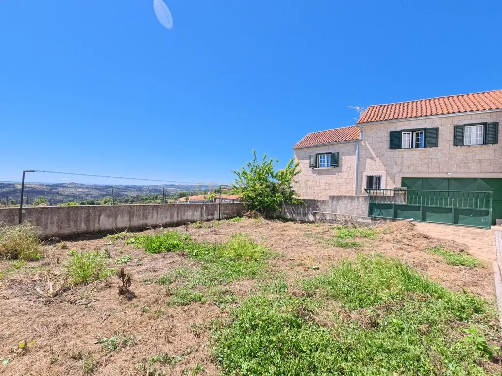 Moradia T2+1 com Logradouro em Alcarva, Mêda - Image 13