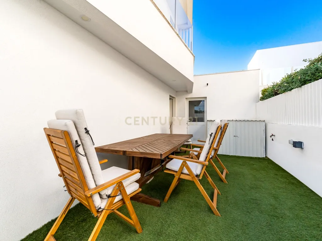 Moradia T4 Contemporânea com piscina, na Aroeira, perto do golf e praias - Image 39
