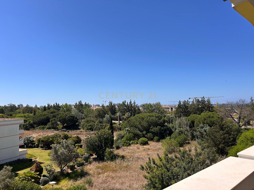 Apartamento T1 com varandas e vista mar no Parque das Amendoeiras — Vilamoura - Image 2