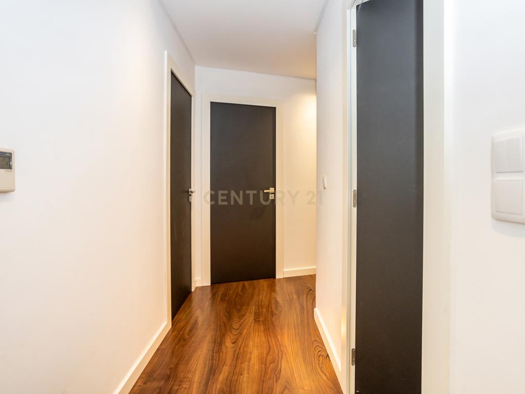 Apartamento de luxo com 5 assoalhadas, 2 garagens e parqueamento - Image 24