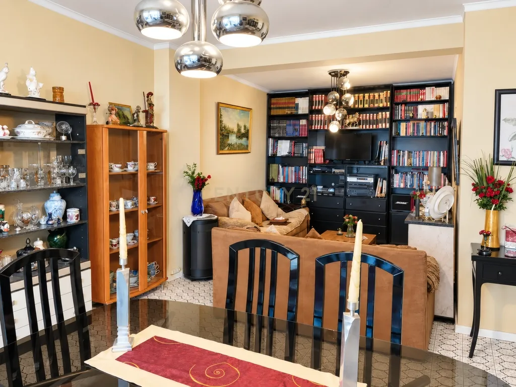 Apartamento T3 +1 com terraço/marquise coberto/lugar de garagem/com Vista para a Cidade em Localização Central - Matosinhos - Image 10