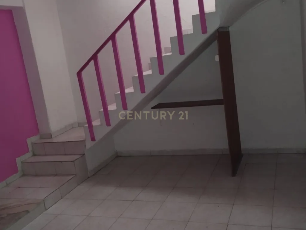 Loja com 2 pisos no centro comercial D'Avenida - Quinta do Rouxinol - Image 4