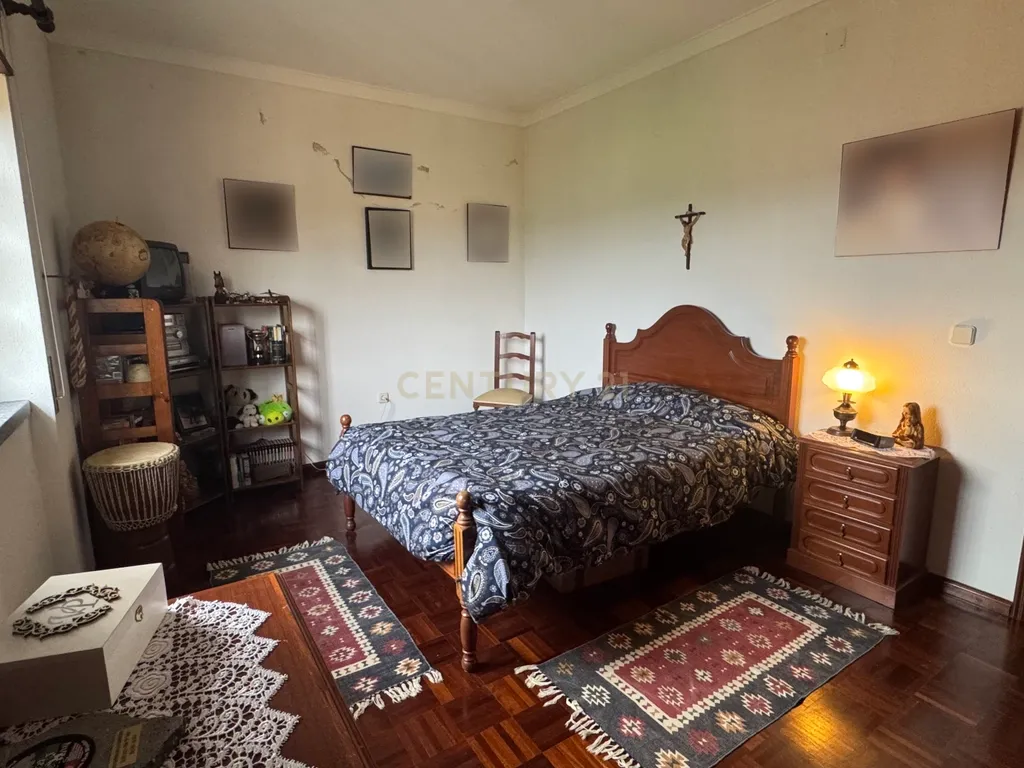 Espetacular Moradia T4 com Jardim e Vista Campestre em Alenquer - Image 23