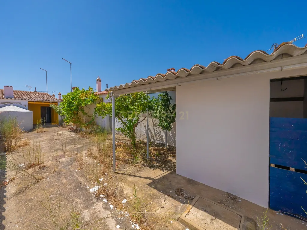 Moradia T2 para Remodelação Total em Vale de Açor de Cima – Mértola - Image 7