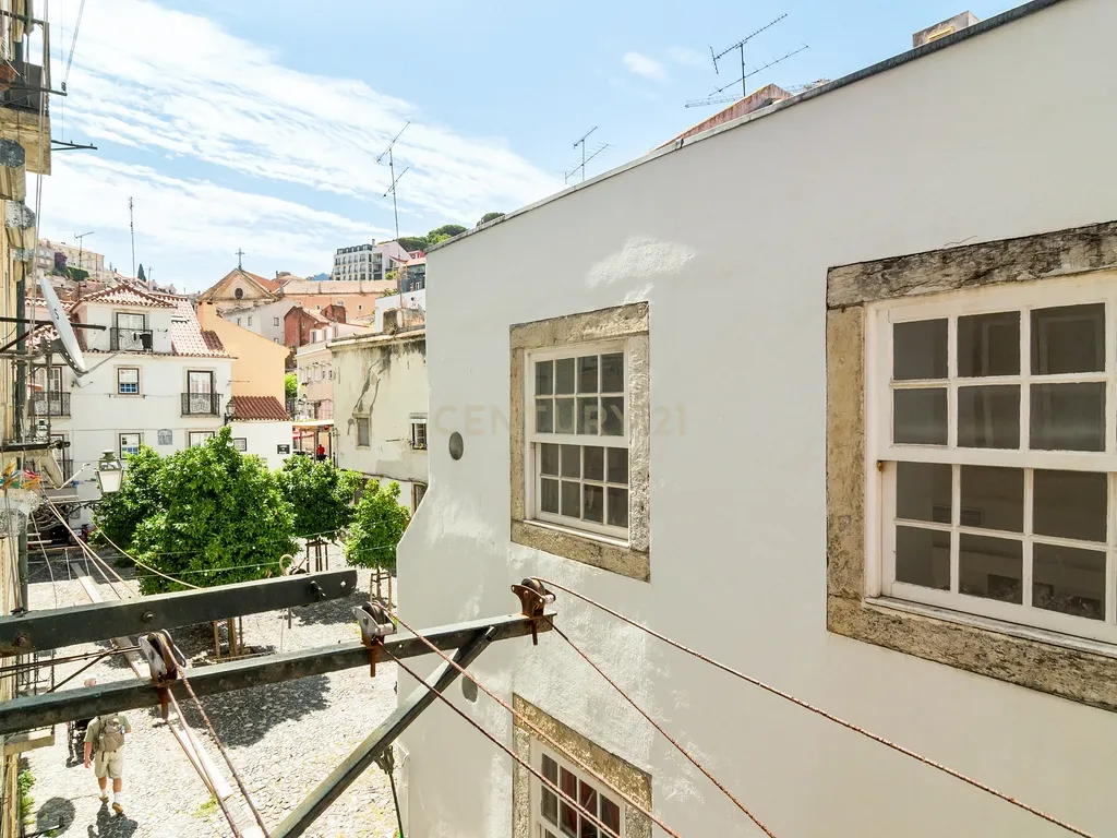 Apartamento T2 em Santa Maria Maior, Lisboa - Oportunidade Única - Image 21