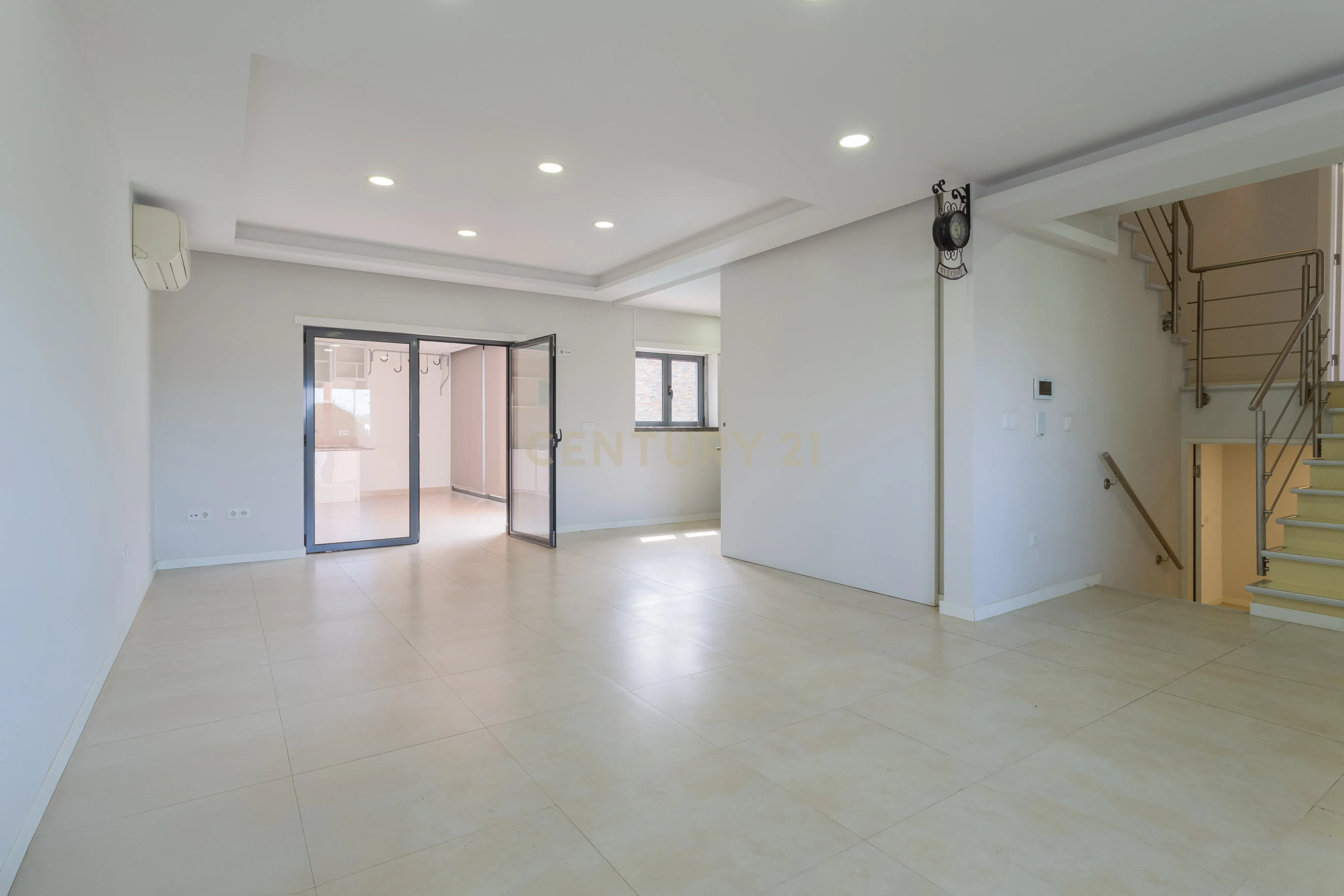 Moradia T4 com Piscina e espaço exterior em Belverde - Seixal - Image 13