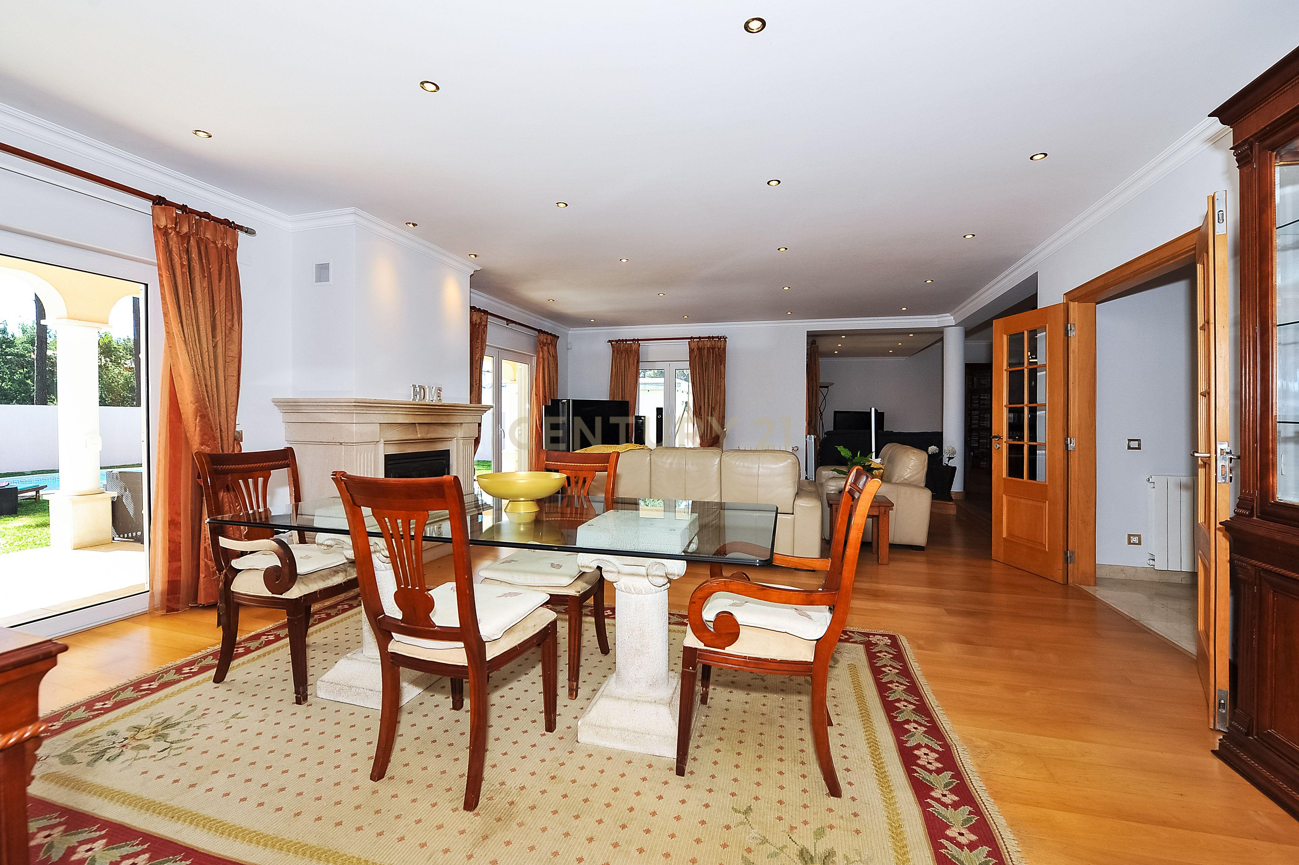 MORADIA T6 - EXELENTE INVESTIMENTO - Image 11