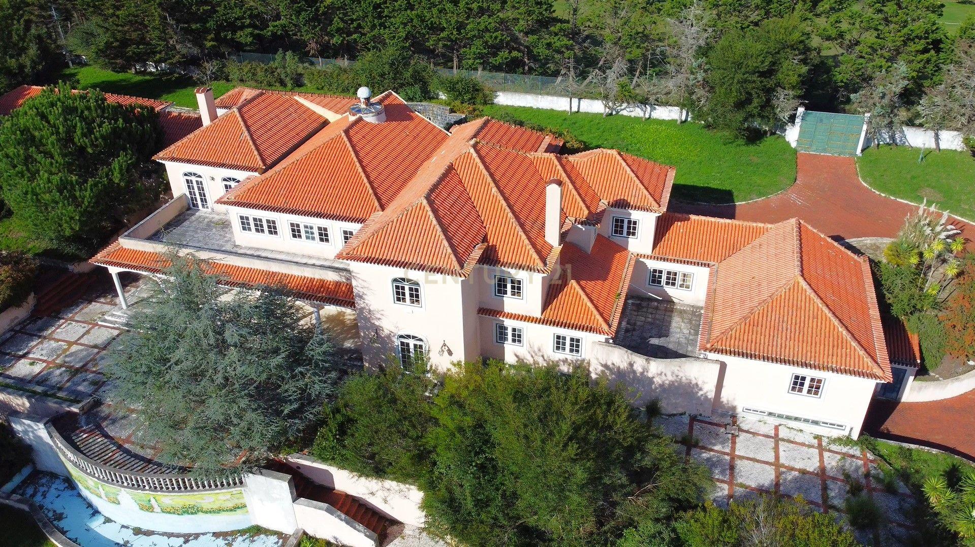 Moradia de luxo V7 localizada junto ao Belas Club de Campo - Image 1