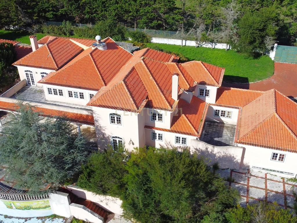 Moradia de luxo V7 localizada junto ao Belas Club de Campo - Image 1