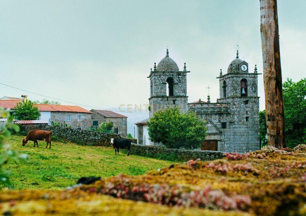 Moradia T4+1 em Moimenta/Vinhais Bragança - Image 16