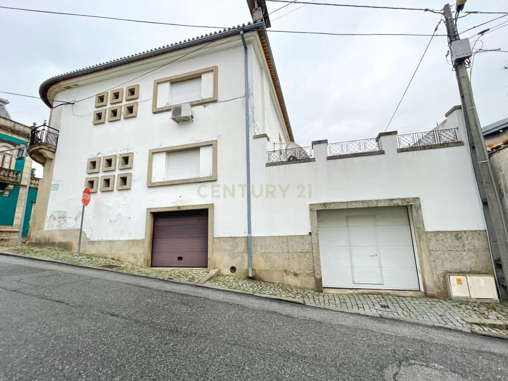 Moradia de arquitetura tradicional - Tortosendo, Covilhã - Image 2