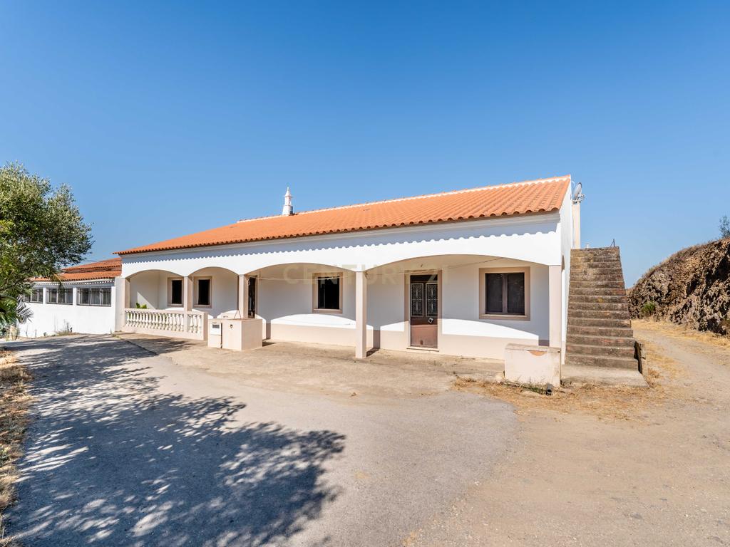 Moradia T3 + 2 Armazéns - Image 2
