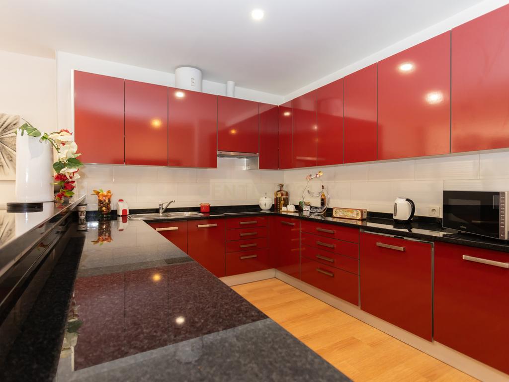 LOJA TRANSFORMADA EM AMPLO APARTAMENTO T1 REMODELADO EM PAIO PIRES - Image 2