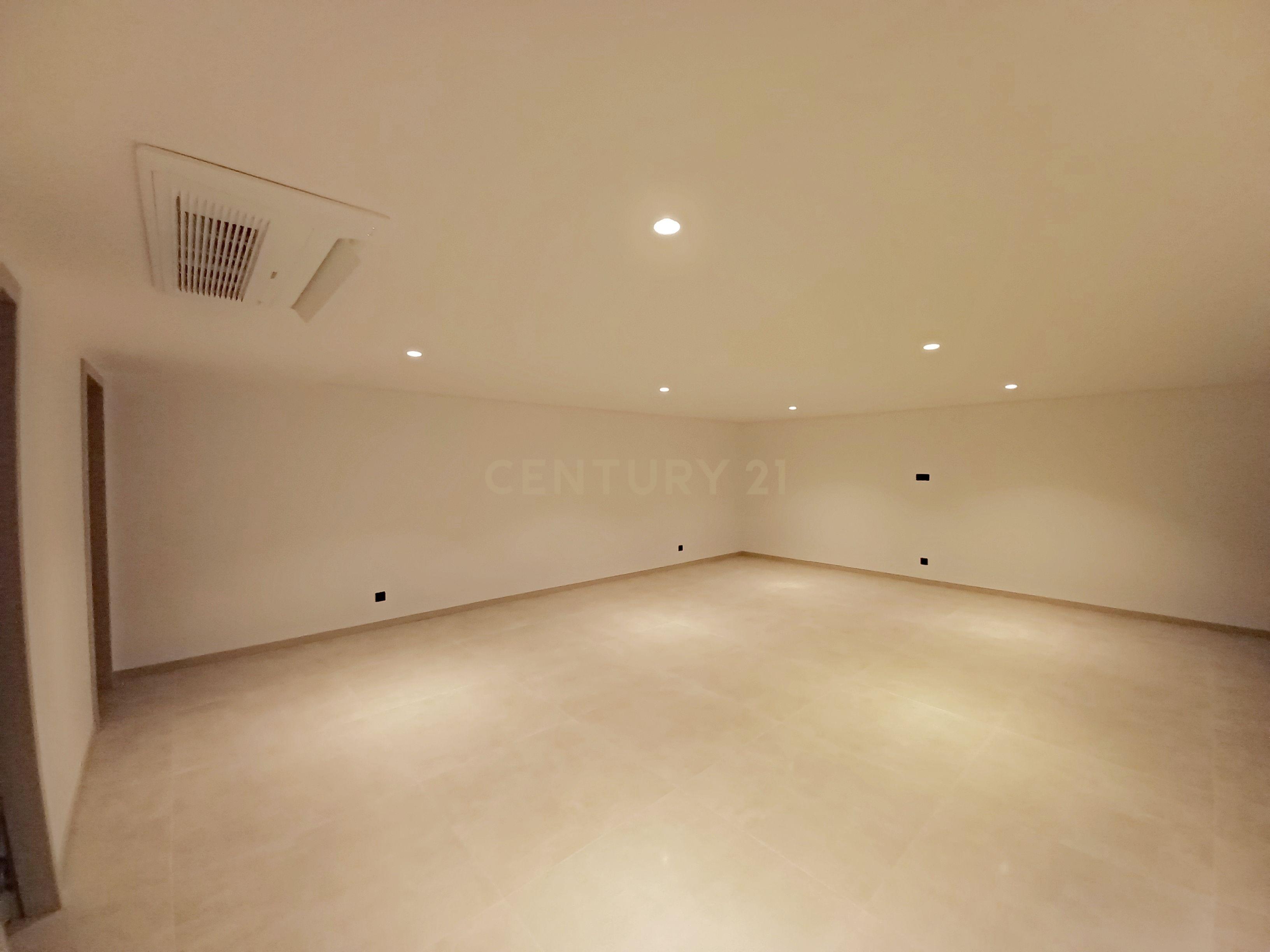 "Moradia Isolada Nova na Marina de Albufeira — Qualidade de Vida com Conforto Moderno" - Image 27