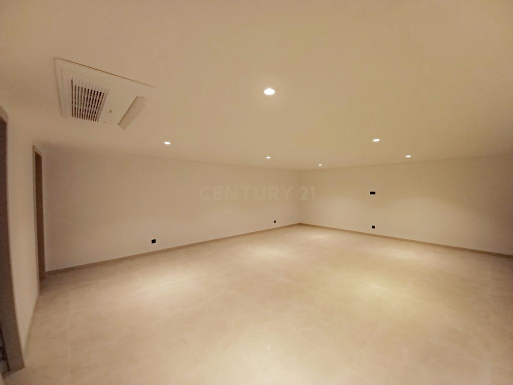 "Moradia Isolada Nova na Marina de Albufeira — Qualidade de Vida com Conforto Moderno" - Image 28