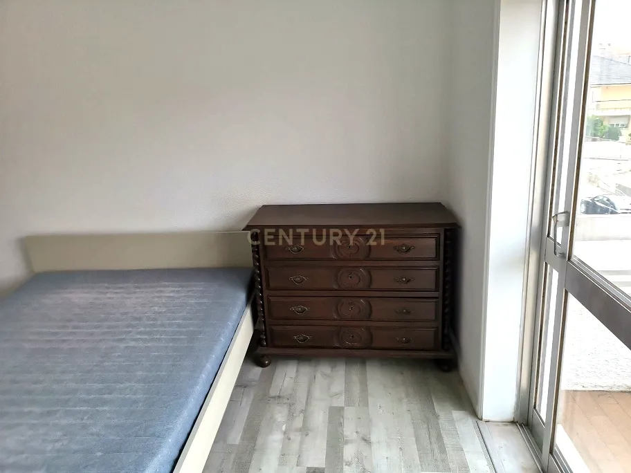 Prédio à rua D. Afonso Henriques (Giesta) - Image 4