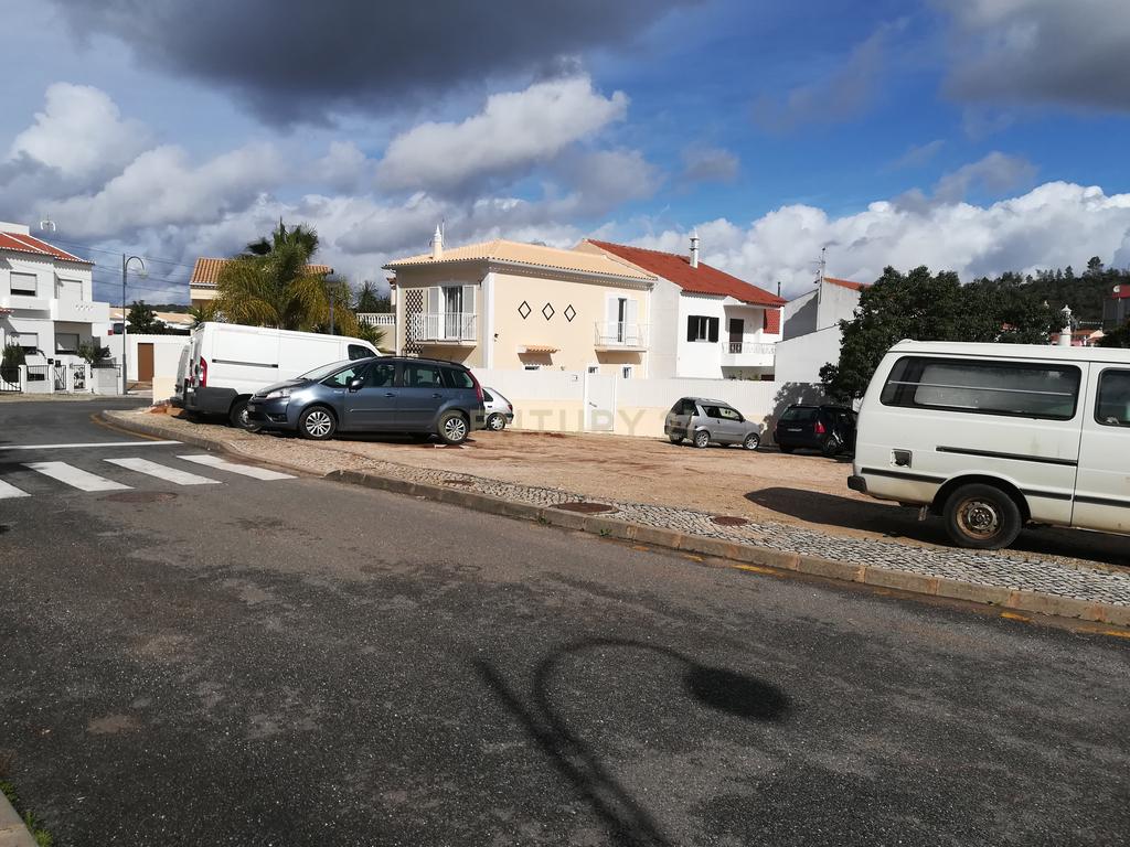 Vende-se ou permuta-se Lote de construção para prédio em S.B. Messines, Silves - Image 2