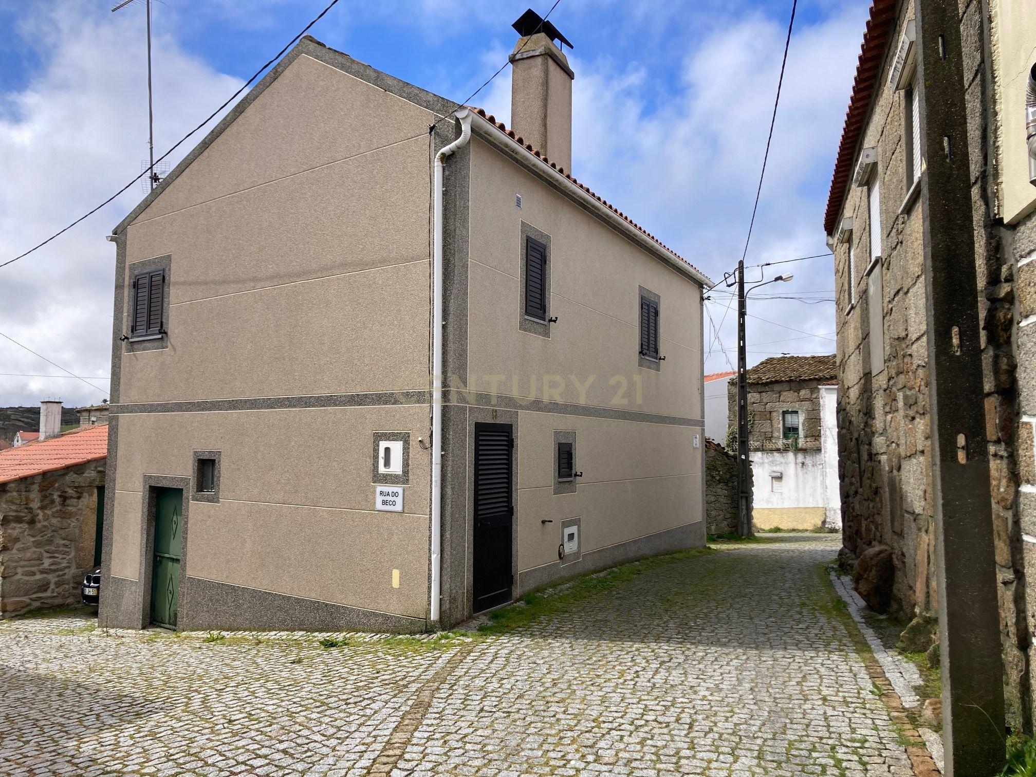 Moradia Isolada T2 em Pinzio - Pinhel - (Guarda) com garagem fechada - Image 4