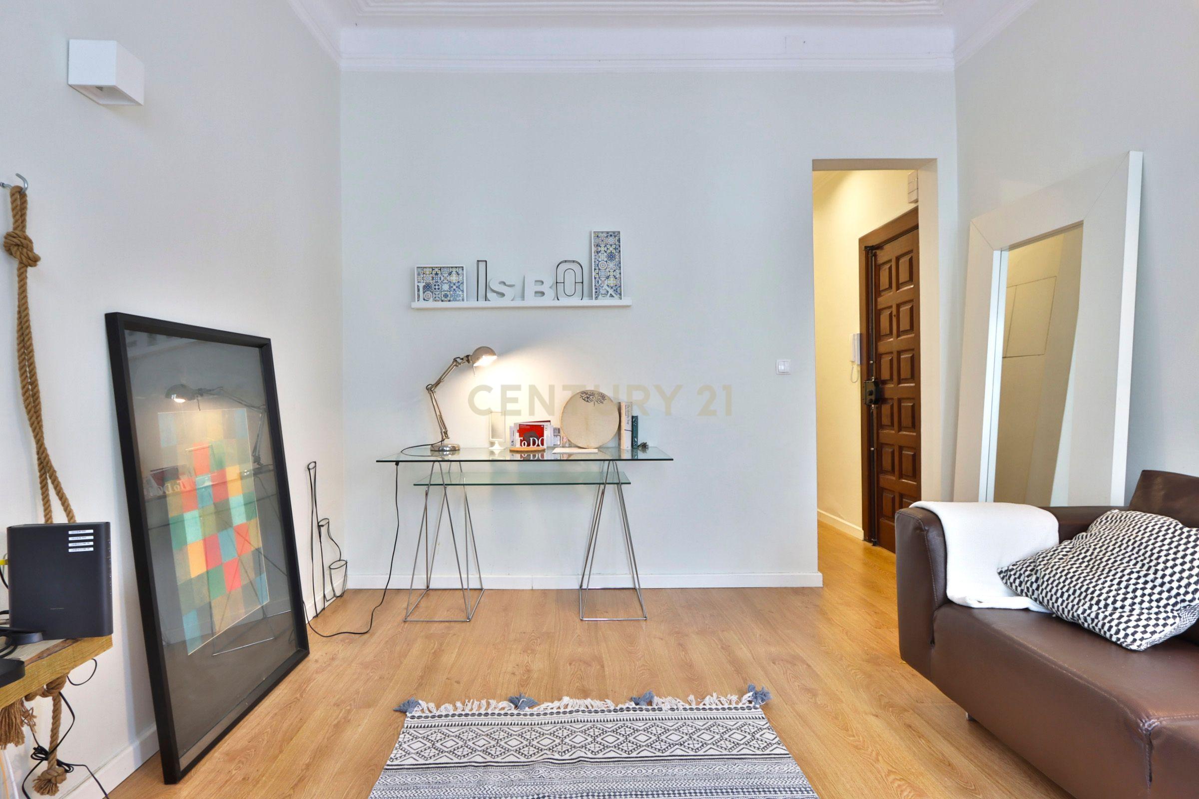 Apartamento T2 em Arroios com pequeno Terraço - Image 4