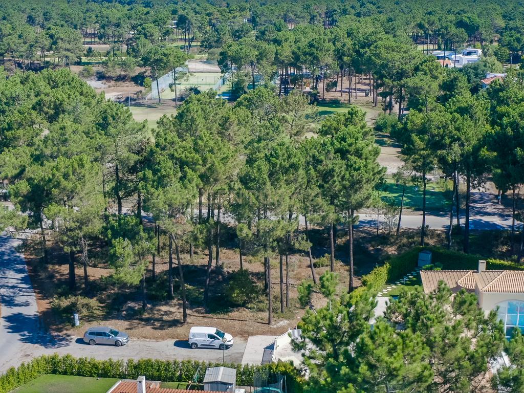 Terreno para Moradia de Luxo com Piscina e Jardim na Herdade da Aroreira - Image 13