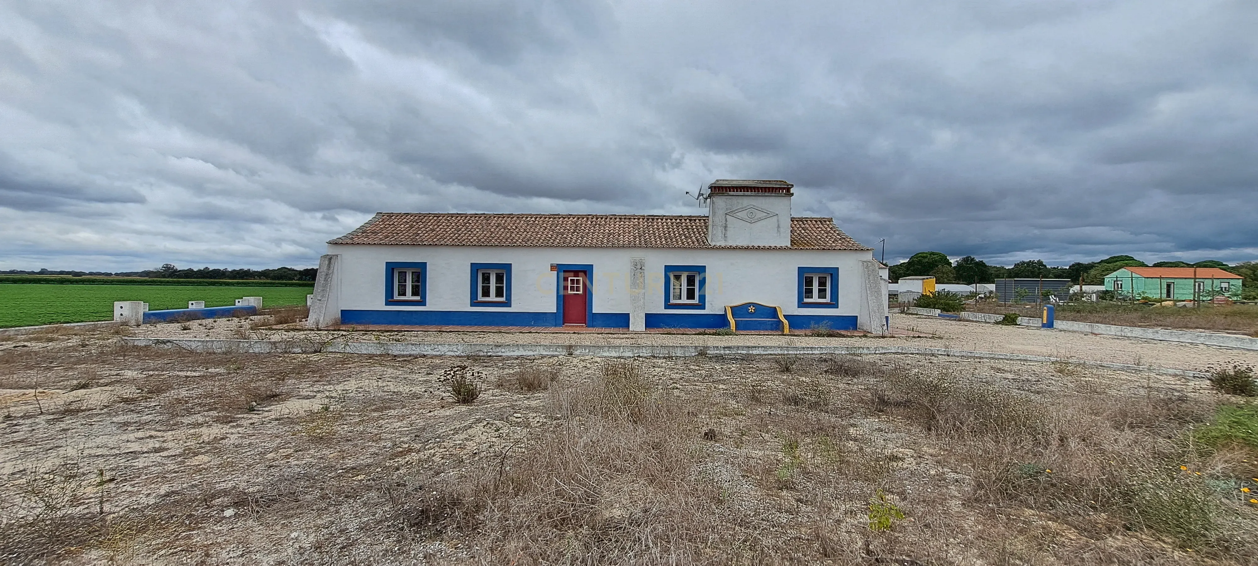 Terreno com 5250m em Pegões com Moradia e garagem sem LU - Image 2