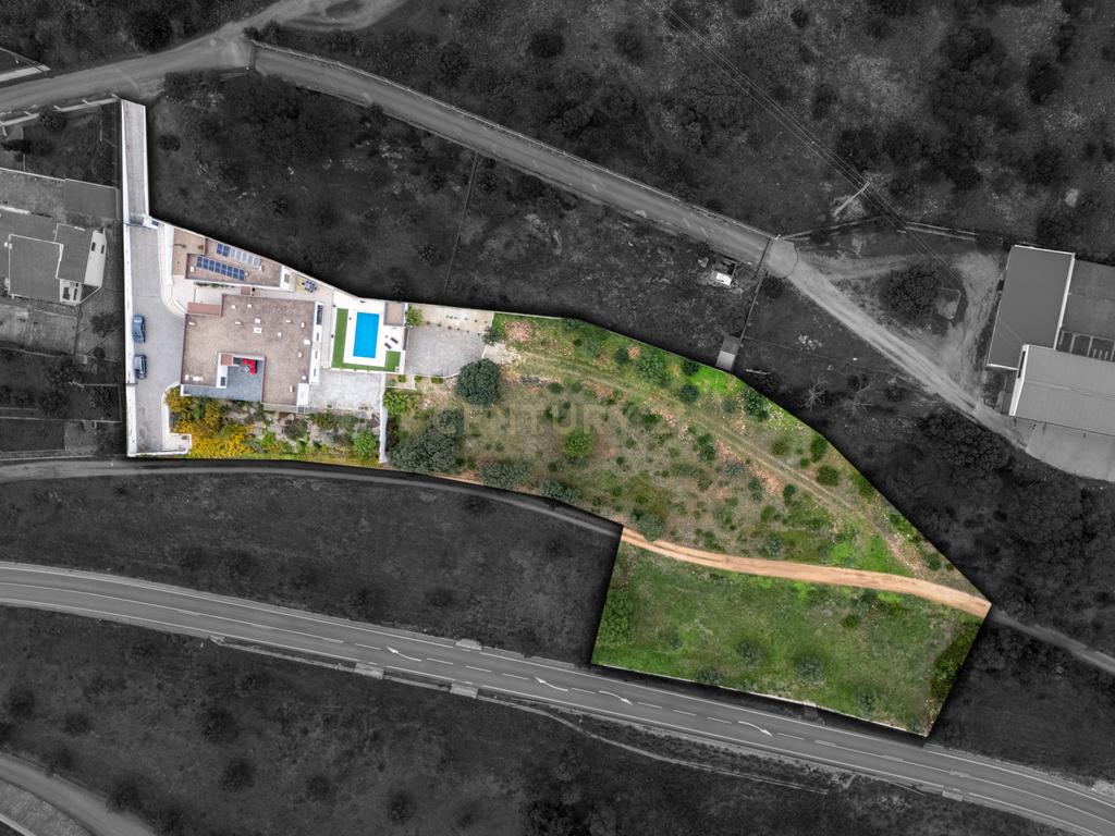 Moderna moradia T4 de luxo com terreno para investimento - Alcanena - Santarém - Image 46