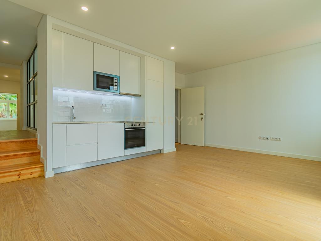 Apartamento T2 com Varanda  | Bonjardim | Porto - Image 2