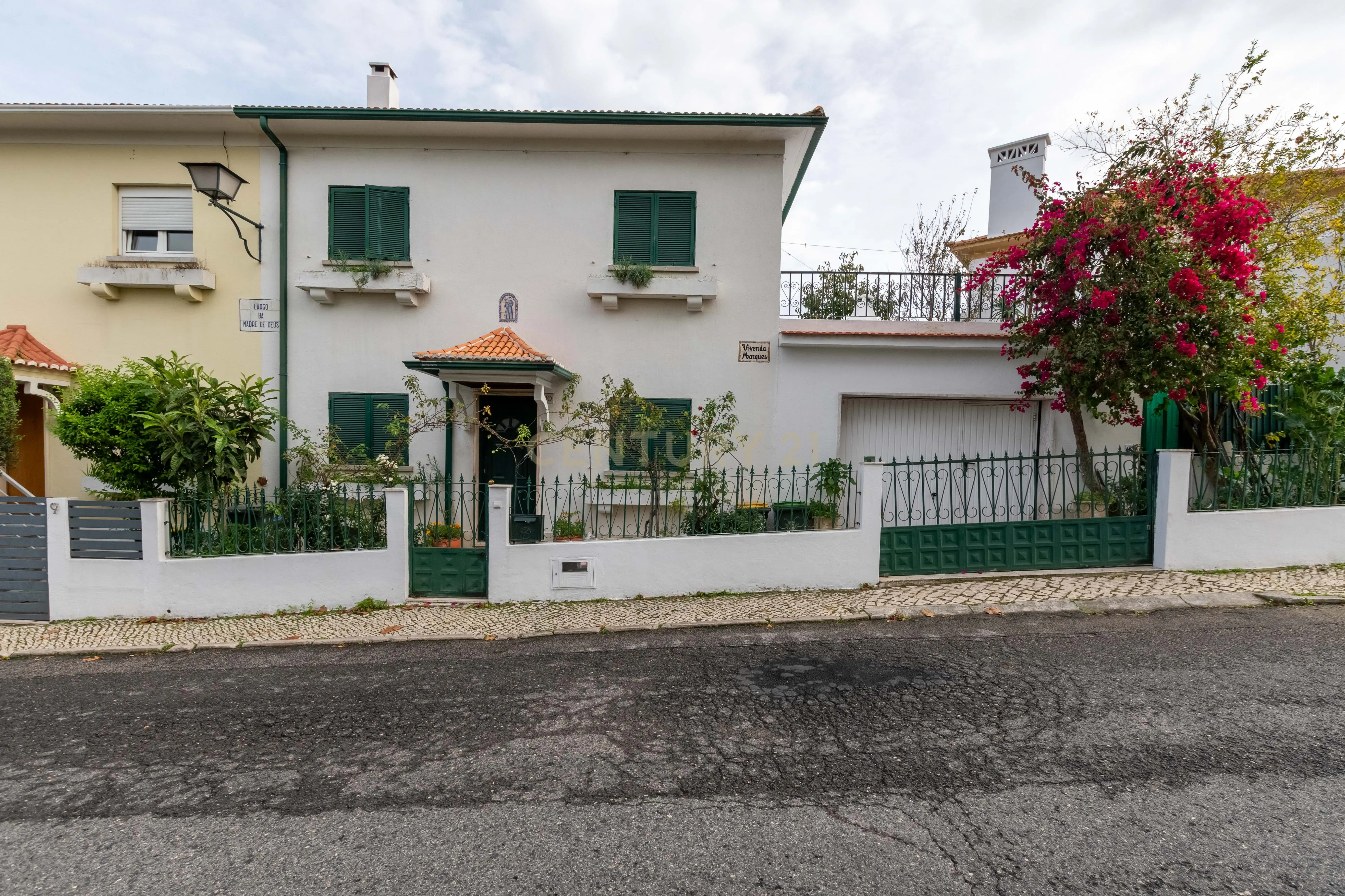 Moradia T4 no Bairro Madre de Deus - Image 62