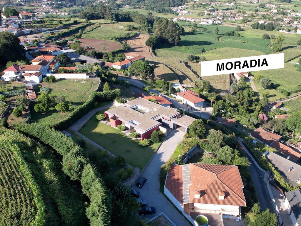 "Quintinha" - Moradia Moderna, com terreno, entre a cidade e campo - Image 3