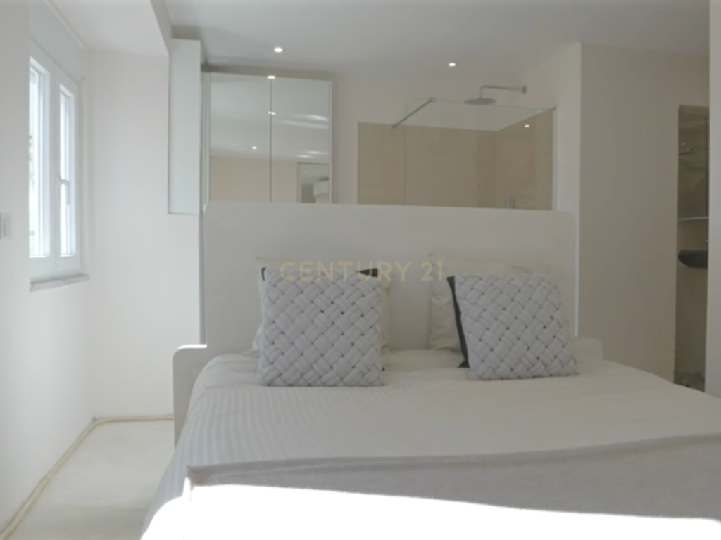 Apartamento T3 Duplex de luxo na Estrela, Lapa em Lisboa - Image 14