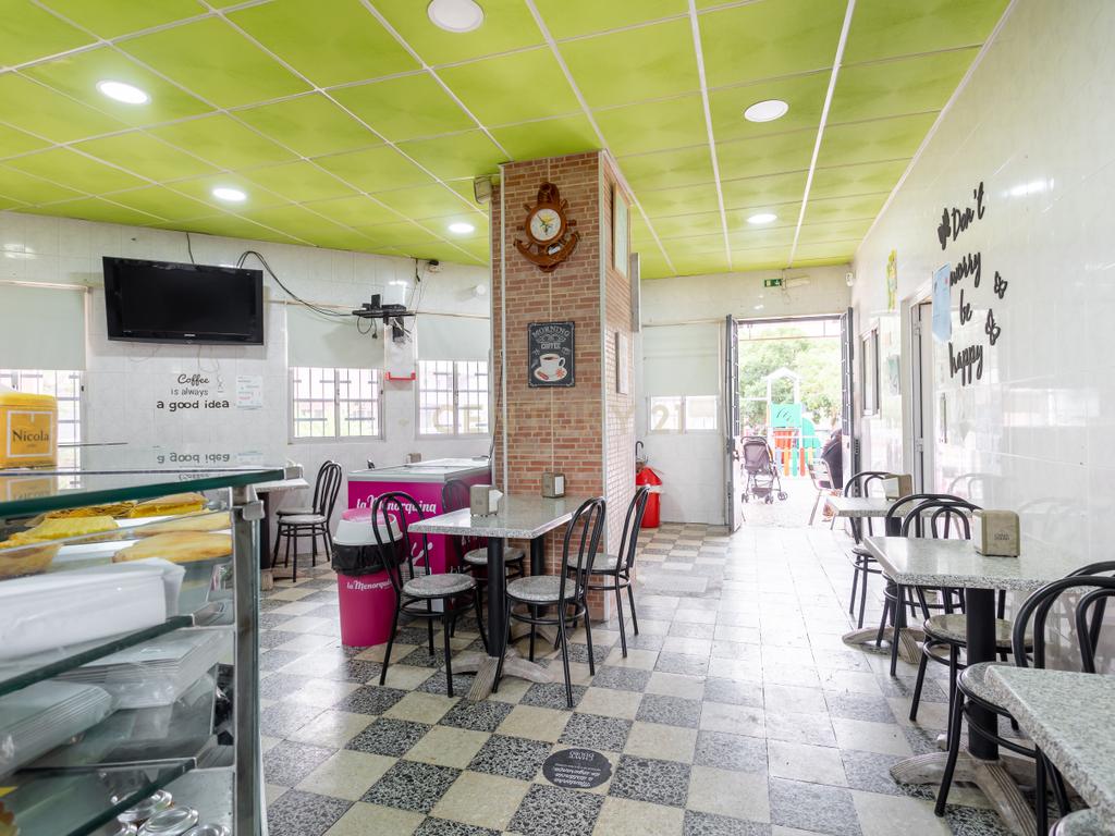 Loja/Café totalmente equipado em Marvila-Bairro dos Lóios - Image 4