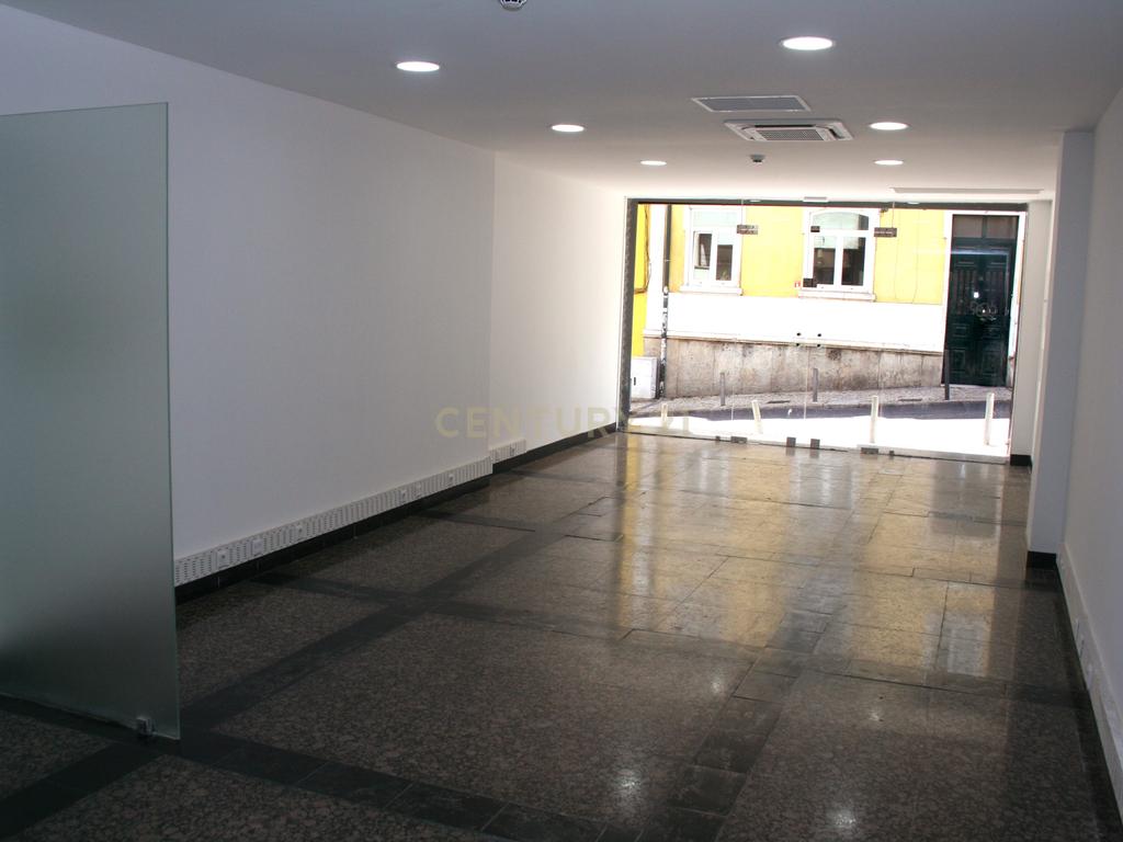 ESCRITÓRIO ou LOJA junto a arroios VENDE - Image 3
