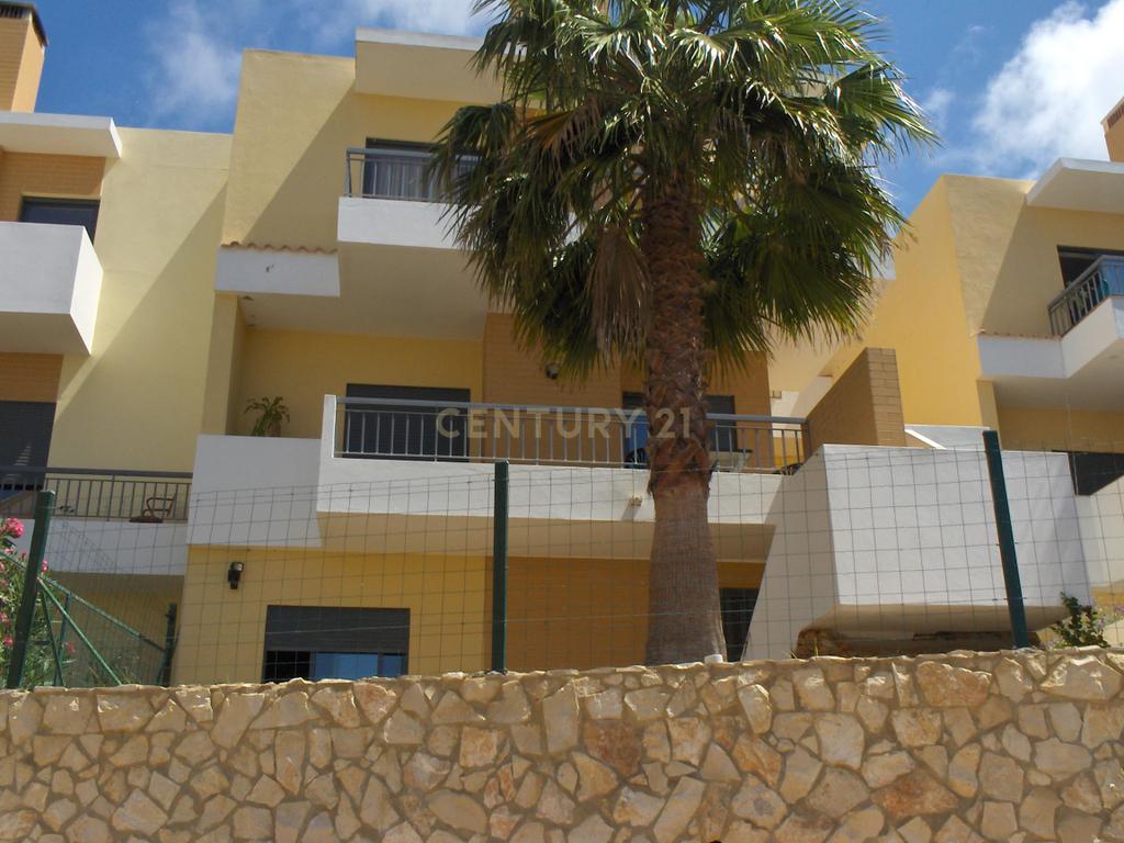 **OPORTUNIDADE** HOSTEL COM  RENTABILIDADE superior a 10% ao ano! - Image 1