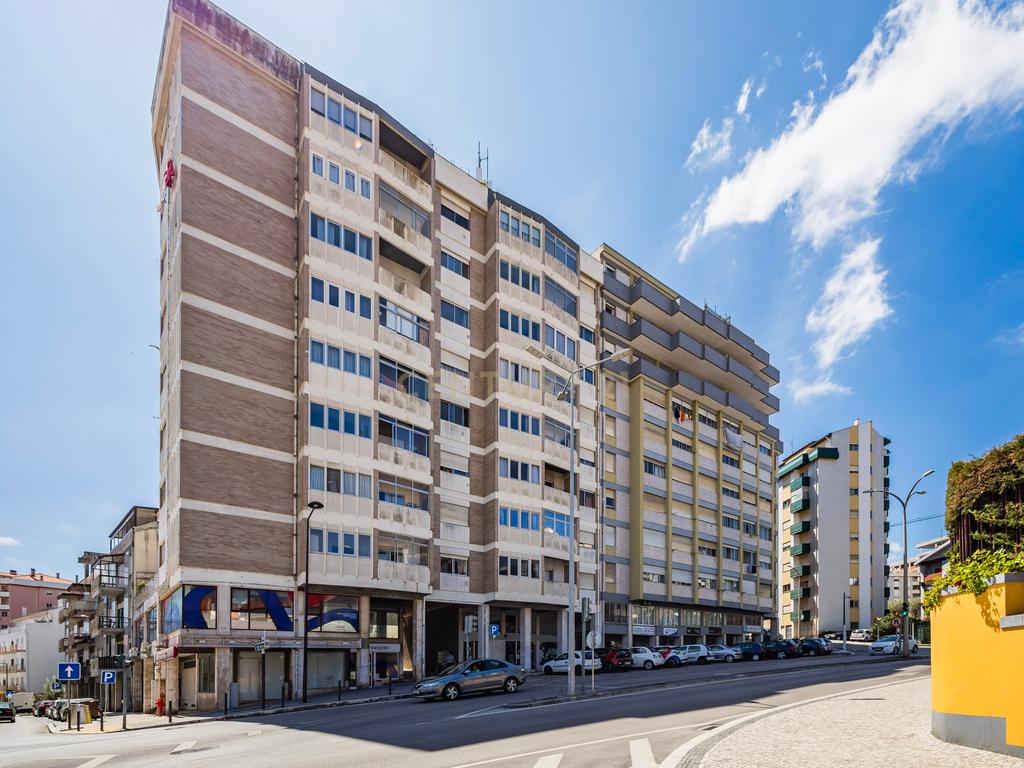 LOJA AVENIDA MARQUÊS DE POMBAL / LEIRIA - Image 2