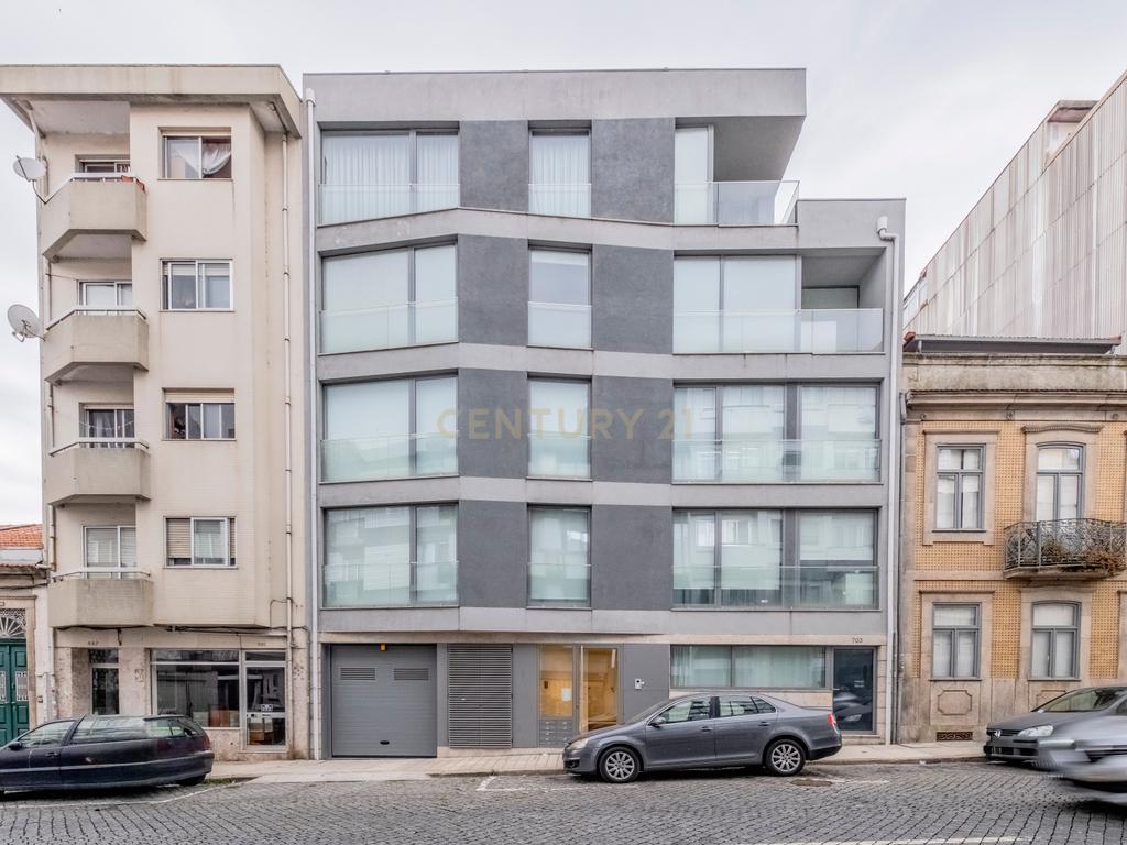 Duplex T3 Centro do Porto - Image 8