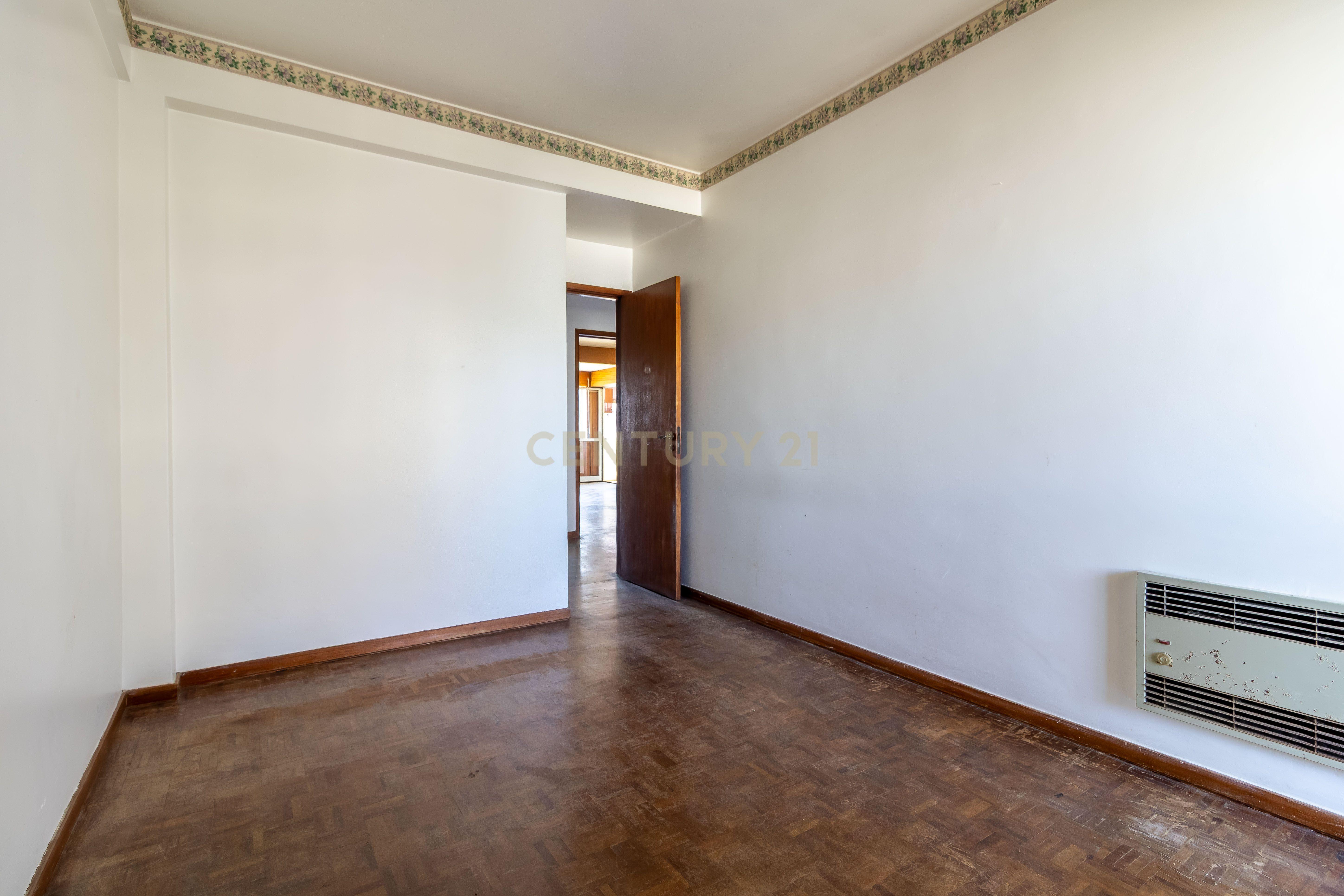 Fotografia 6 de Miraflores | Luz, Espaço e Vistas Desafogadas para Criar uma Casa Única