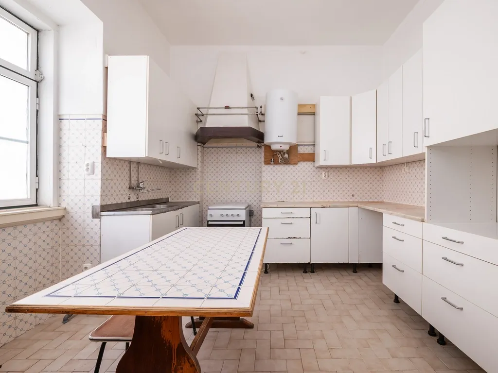 Apartamento T3+1 com varanda | Rua Guerra Junqueiro, Coimbra - Image 6
