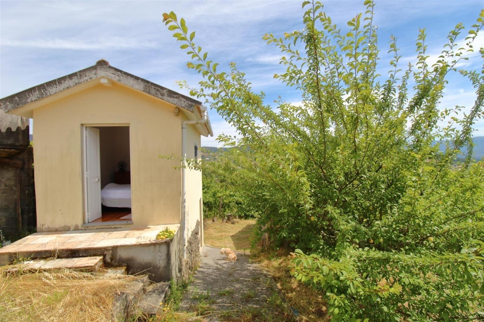 Fotografia 4 de Terreno com casa de arrumos em Alvarenga