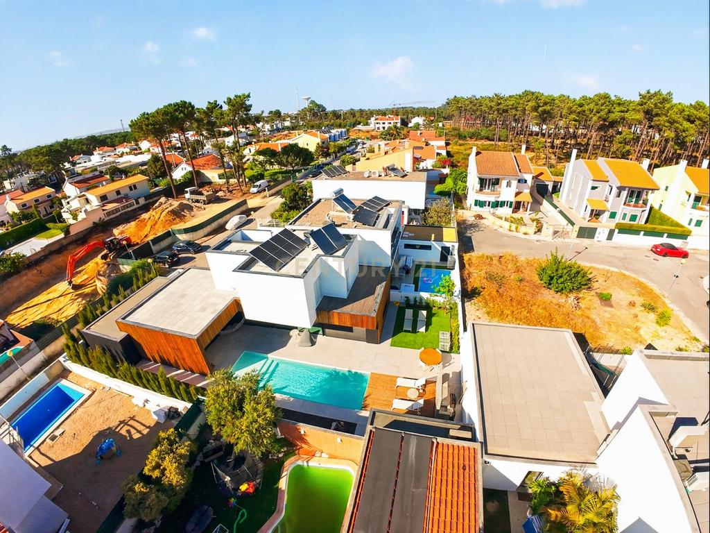 Moradia T3 de Excelência na Aroeira – Conforto, Elegância e Qualidade de Construção - Image 5